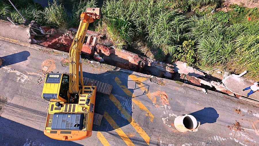 Rua Paranapanema é interditada para obras de recuperação no bairro do Portão