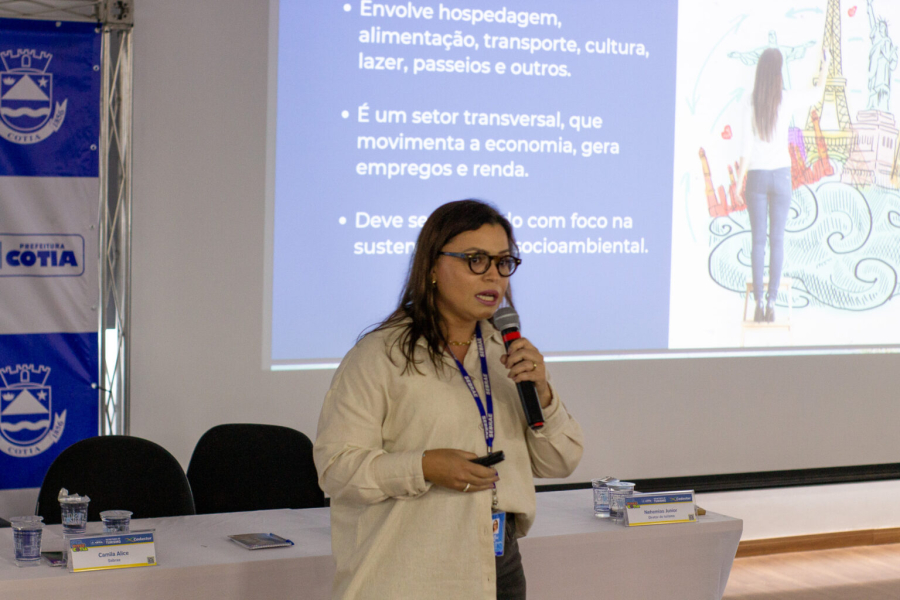 Profissionais do turismo participam de palestra sobre Cadastur promovida pela Secretaria de Turismo de Cotia