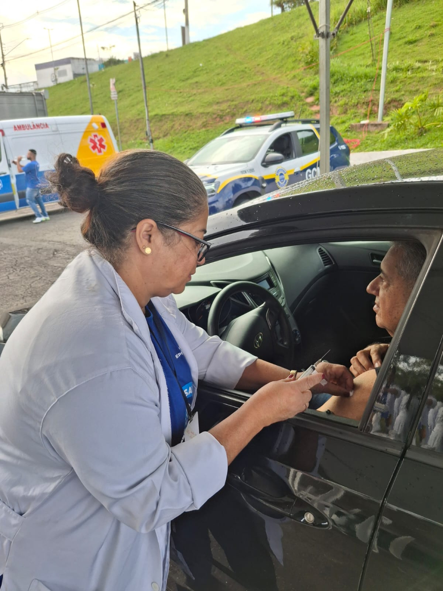 Dia D contra a gripe imuniza mais de 1.300 pessoas em Cotia