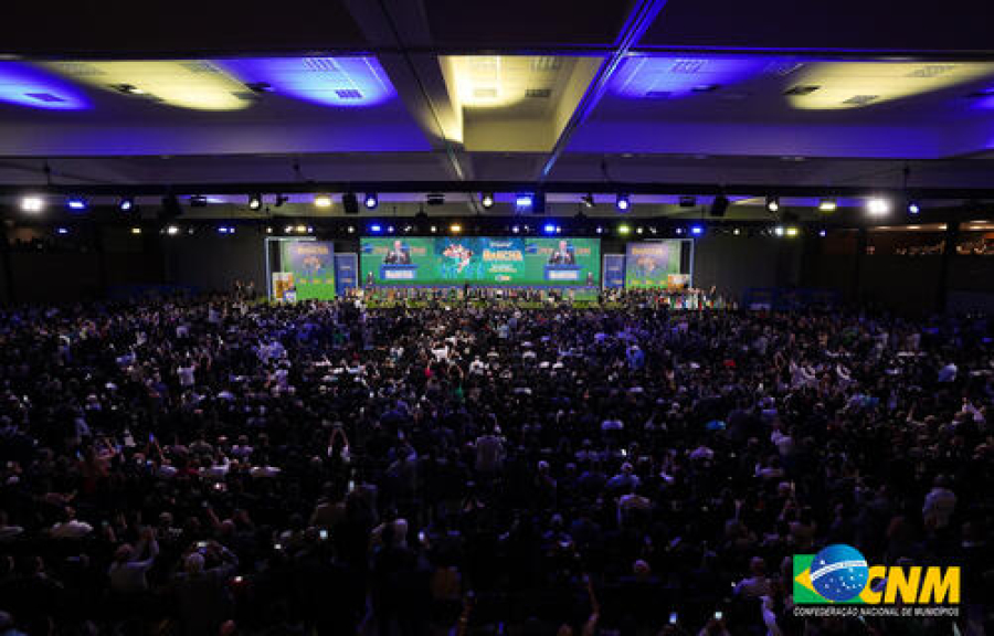 Prefeitos encerram Marcha com carta que cobra apoio à PEC da Sustentabilidade Fiscal e alerta para crise nos municípios